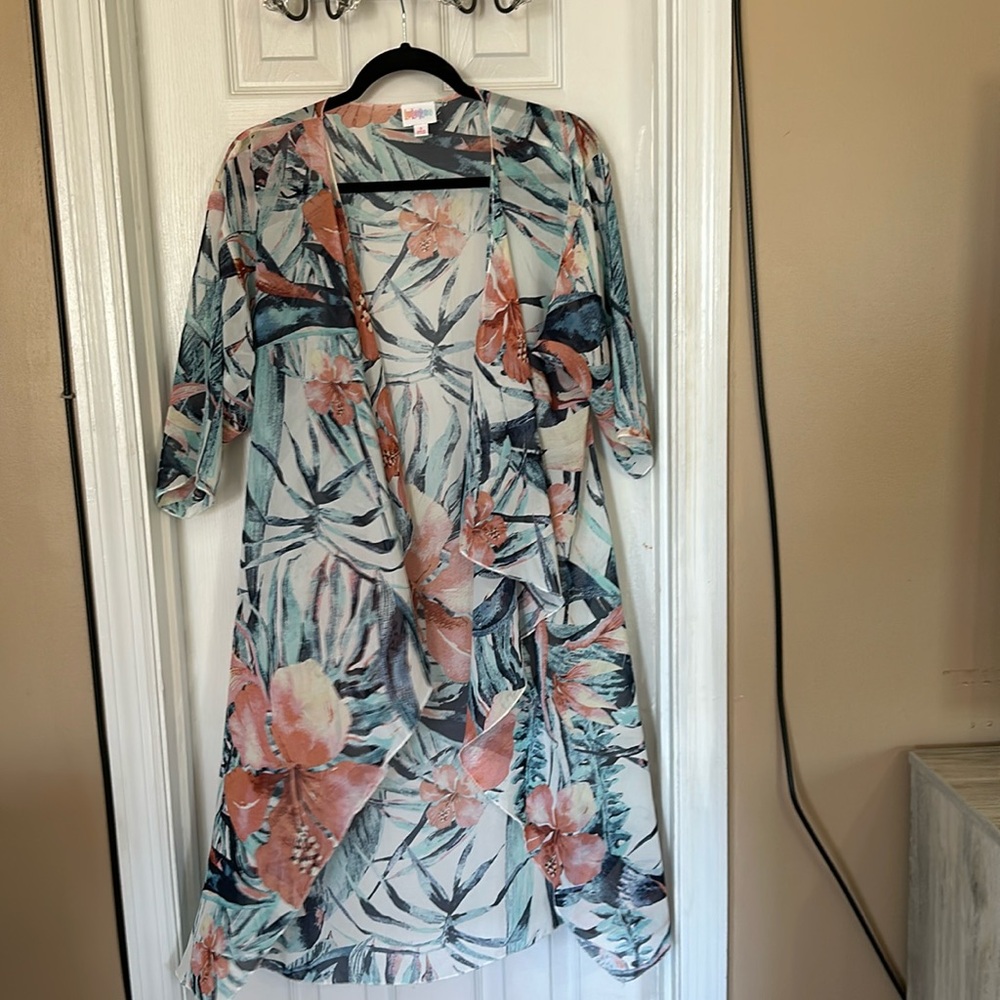 LuLaRoe Shirley Kimono  Size Small Tropical Floral Cover